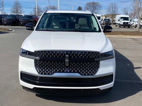 New 2026 Lincoln Navigator L Reserve AWD/4WD image 2