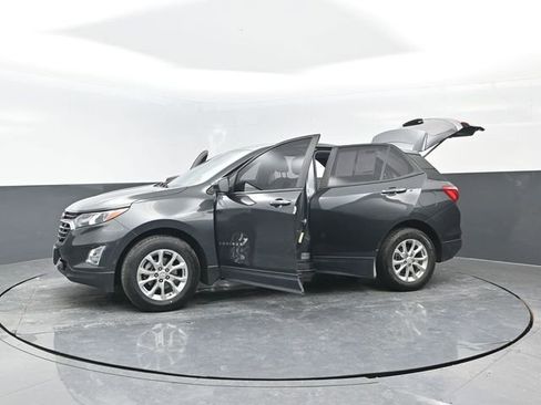 Used 2020 Chevrolet Equinox LS image 23