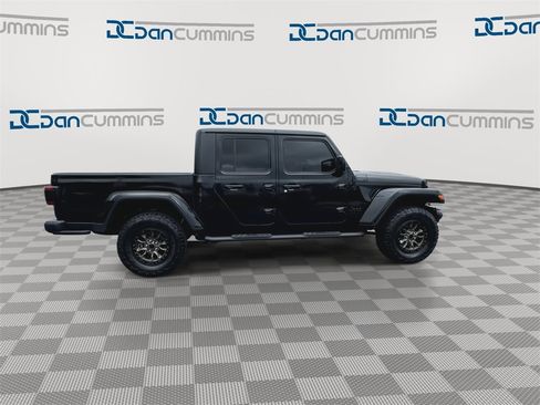 Used 2023 Jeep Gladiator Sport image 9