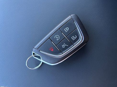 Used 2025 Cadillac Optiq Luxury 1 AWD/4WD image 27