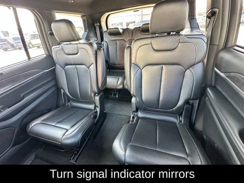 Used 2024 Jeep Grand Cherokee L Limited w/ Luxury Tech Group II image 32