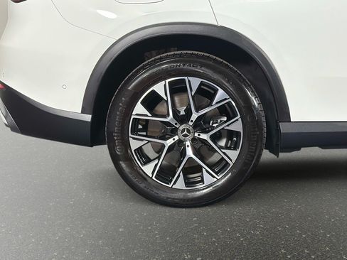 Used 2025 Mercedes-Benz GLC 350e 4MATIC image 5