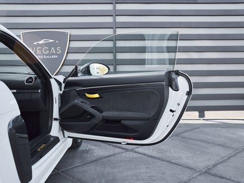 Used 2024 Porsche 718 Cayman GT4 RS w/ Weissach Package image 35