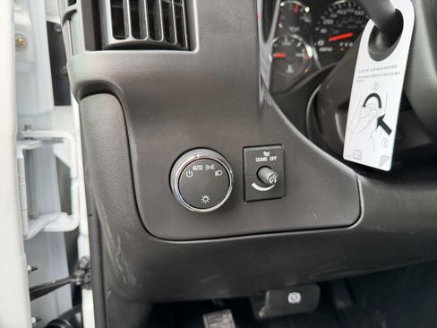 New 2026 Chevrolet Express 2500 RWD image 13