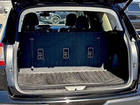 Used 2022 Subaru Ascent Touring image 28