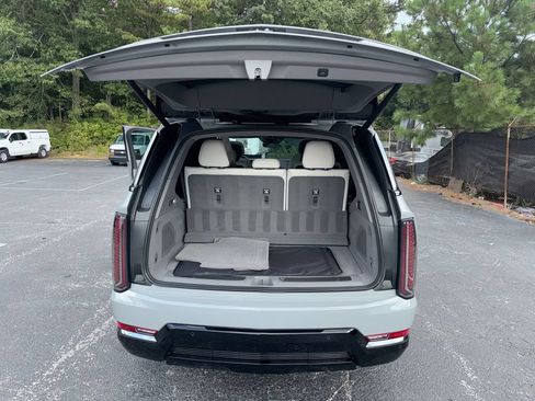 Used 2026 Cadillac Escalade IQL Sport 1 w/ LPO, ONYX Package AWD/4WD image 35