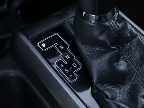 Used 2021 Toyota Tacoma TRD Off-Road w/ Technology Package image 29