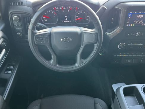 Used 2025 Chevrolet Silverado 1500 Custom Trail Boss w/ Dark Appearance Package AWD/4WD image 16