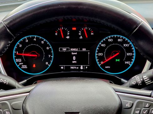 Used 2018 Chevrolet Equinox LT image 18