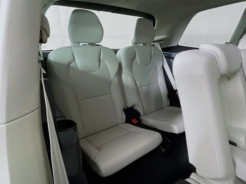 Used 2023 Volvo XC90 B6 Plus w/ Protection Package image 33