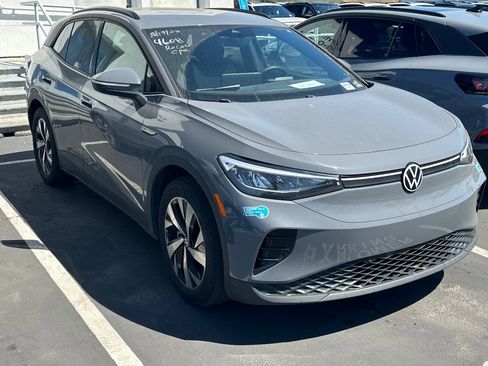 Used 2023 Volkswagen ID.4 Pro image 2