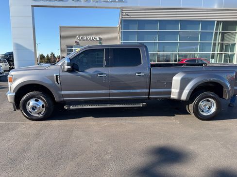 Used 2022 Ford F350 Lariat w/ Chrome Package image 1