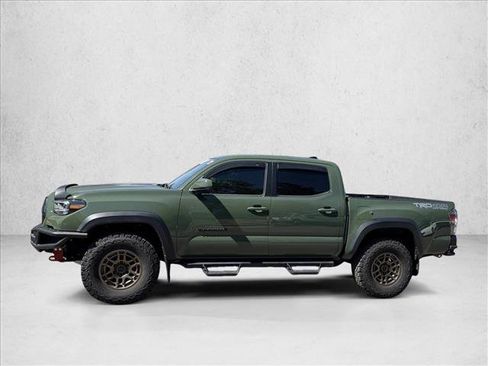 Certified 2021 Toyota Tacoma TRD Off-Road AWD/4WD image 4