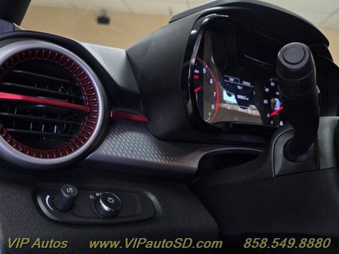 Used 2024 Chevrolet Trax RS w/ Sunroof Package FWD image 21