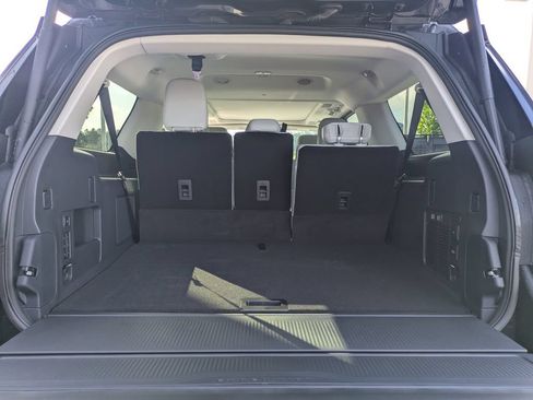 Used 2025 Ford Expedition Max Platinum w/ Platinum Ultimate Package AWD/4WD image 12