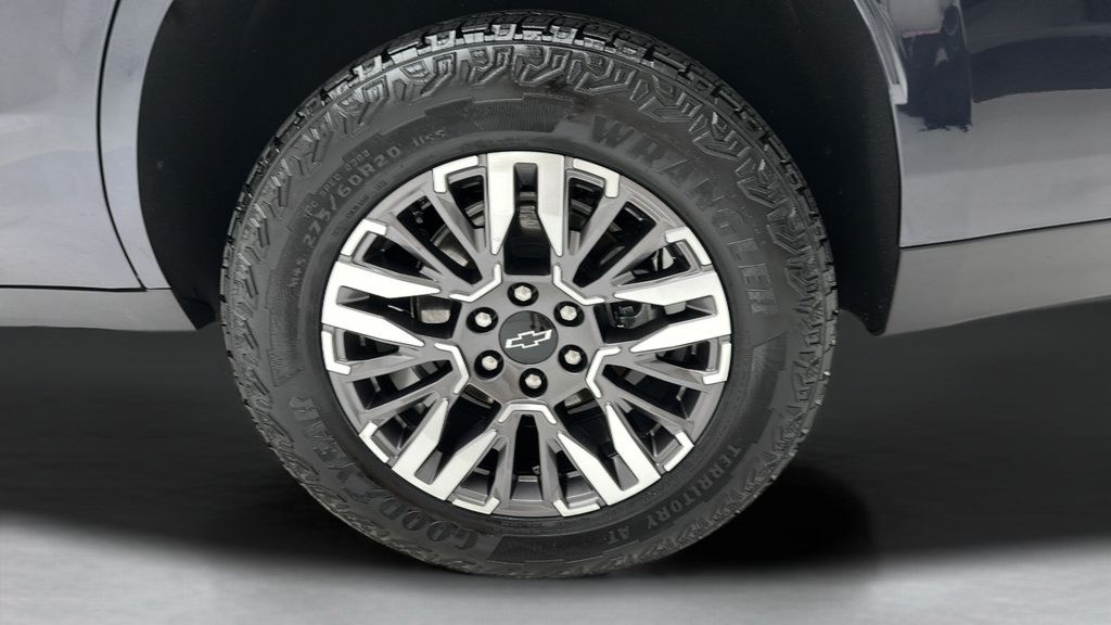 Used 2025 Chevrolet Tahoe Z71 AWD/4WD image 8