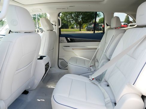 New 2026 Buick Enclave Avenir w/ Super Cruise Package image 6