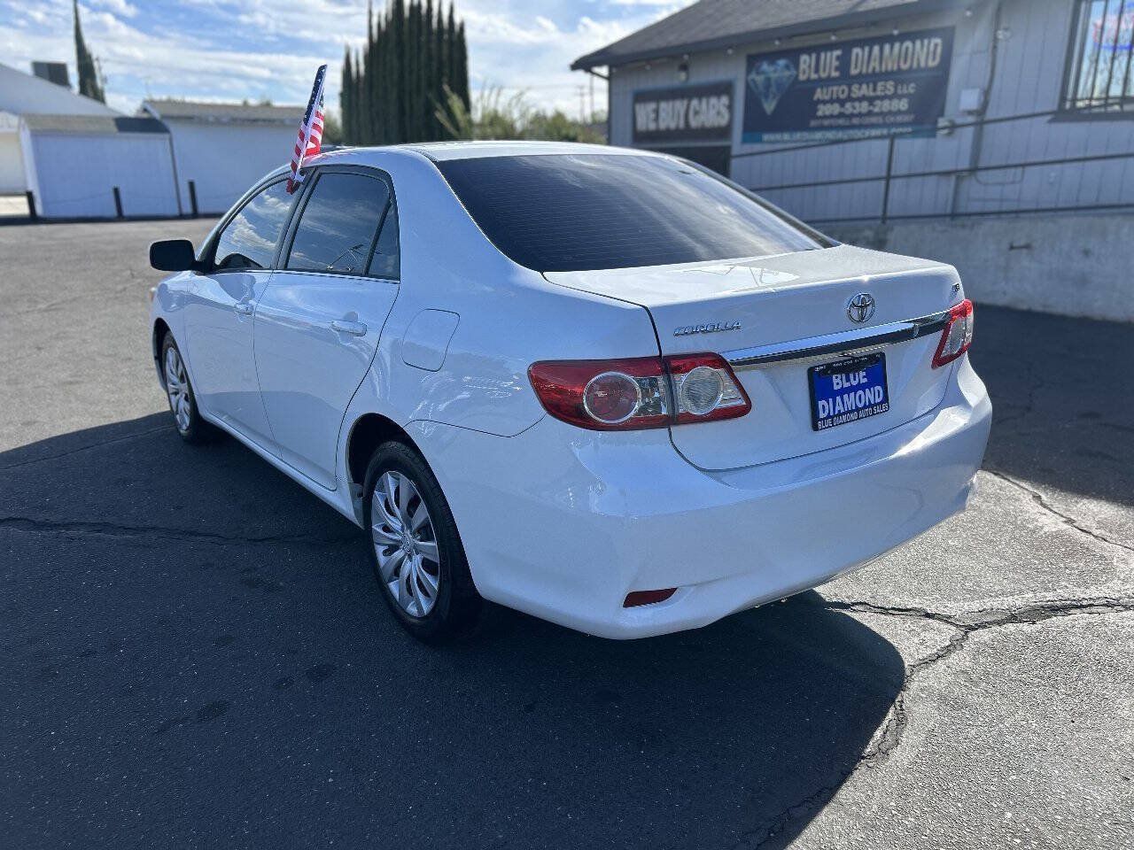 Used 2013 Toyota Corolla LE FWD image 4