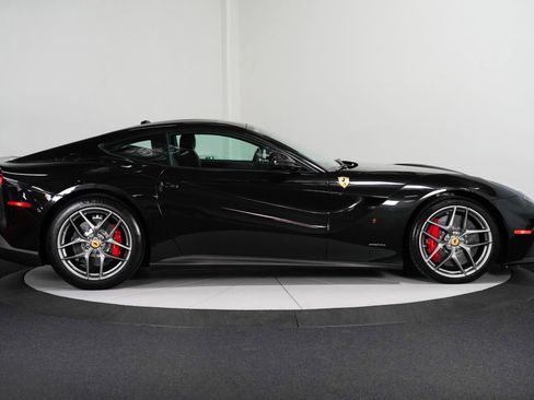 Used 2016 Ferrari F12 Berlinetta image 8