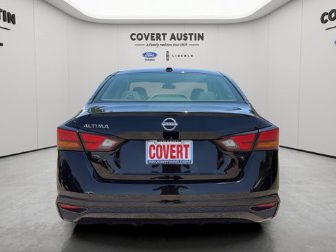Used 2025 Nissan Altima 2.5 SV FWD image 5