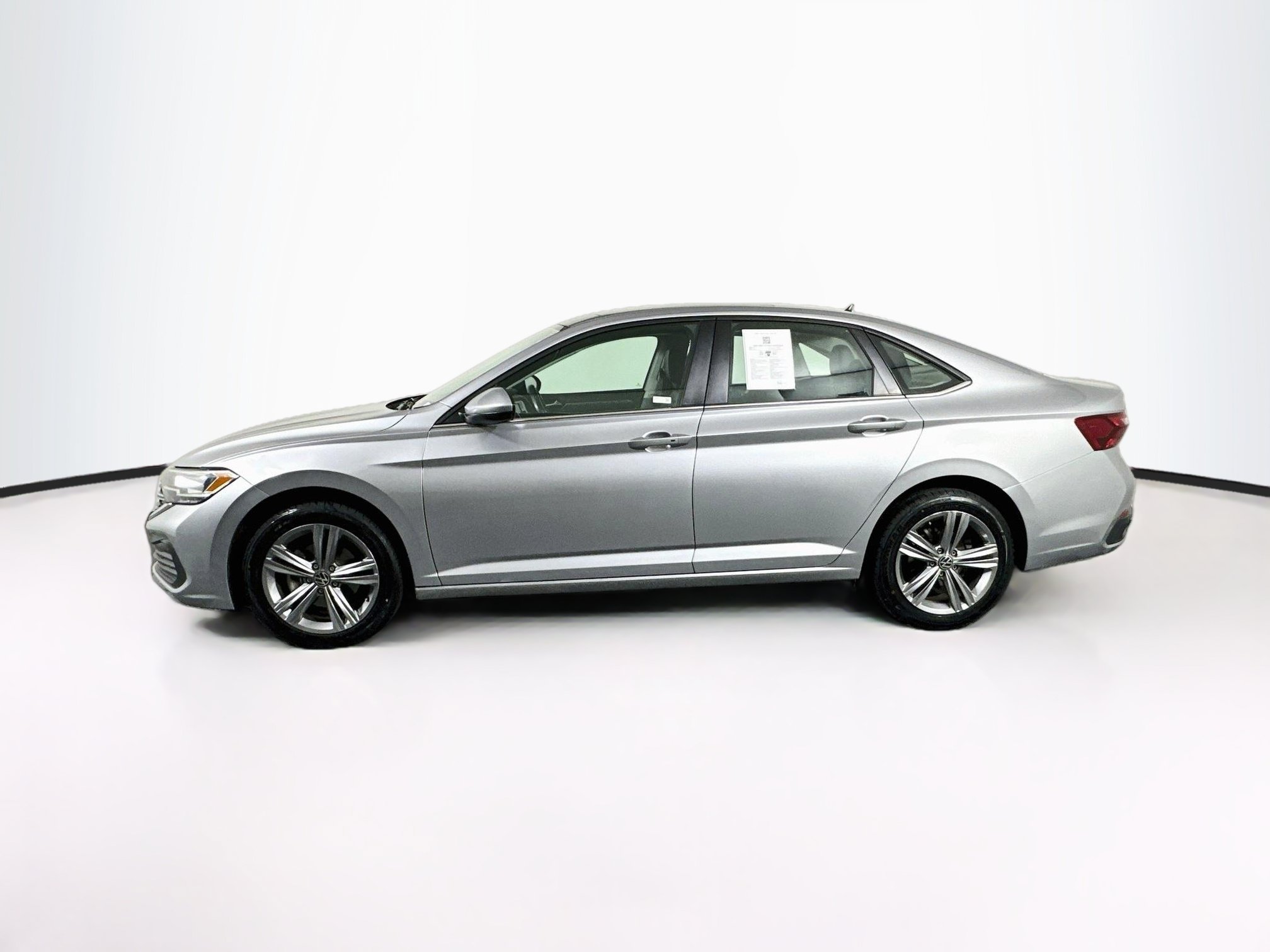 Used 2024 Volkswagen Jetta SE FWD image 4