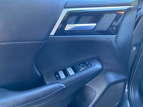 Used 2024 Mitsubishi Outlander SE Black Edition image 24