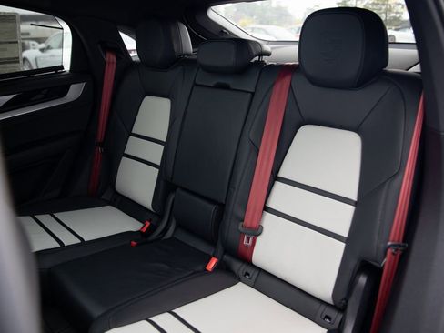 New 2026 Porsche Cayenne S image 20