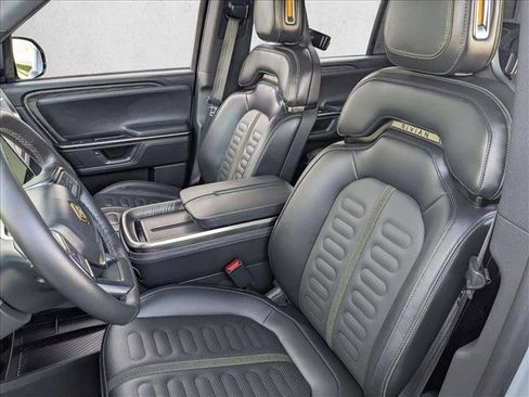 Used 2026 Rivian R1S Adventure image 17