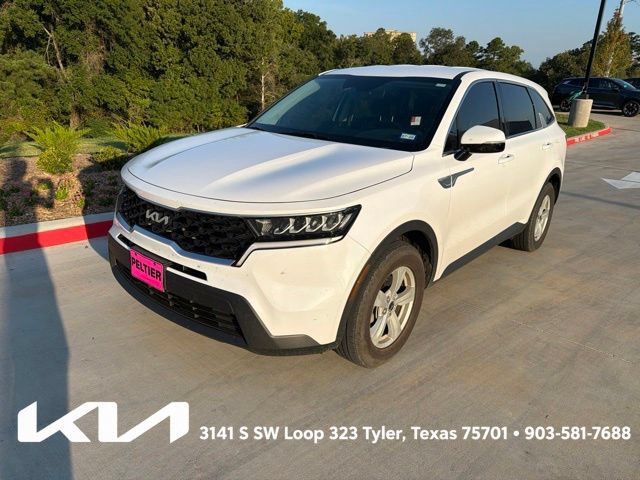 Certified 2023 Kia Sorento LX FWD image 3