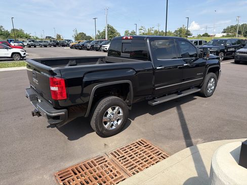 Used 2019 GMC Sierra 2500 SLT AWD/4WD image 11
