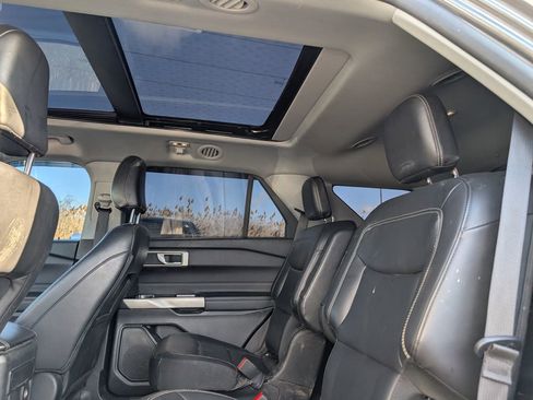 Used 2023 Ford Explorer XLT w/ Equipment Group 202A image 10