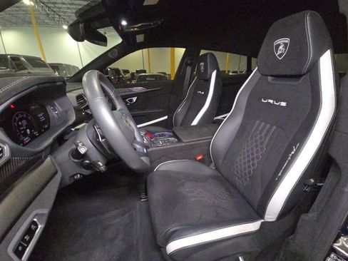Used 2024 Lamborghini Urus Performante image 83