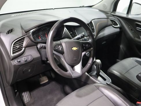 Used 2017 Chevrolet Trax LT w/ LT Convenience Package FWD image 15