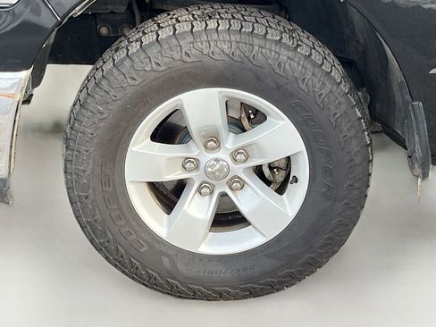Used 2019 RAM 1500 Classic SLT AWD/4WD image 31