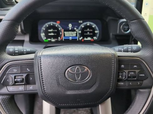 Used 2025 Toyota 4Runner Limited image 15