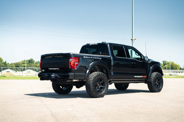 New 2026 Ford F150 Raptor w/ Equipment Group 803A Raptor R AWD/4WD image 17