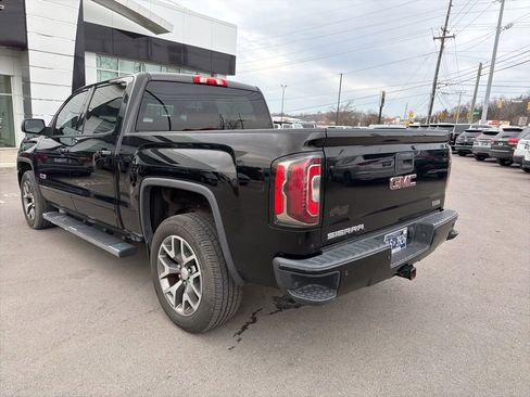 Used 2017 GMC Sierra 1500 SLT w/ All Terrain Package image 10