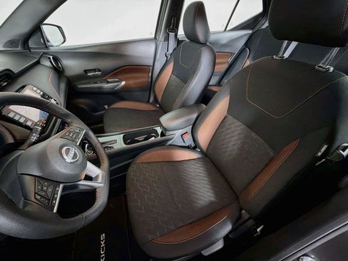 Used 2024 Nissan Kicks SR FWD image 2