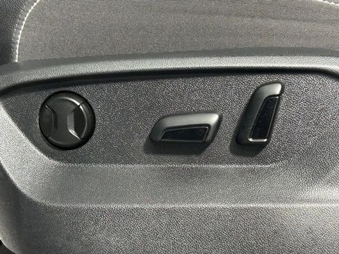 Used 2024 Volkswagen Atlas SE image 31