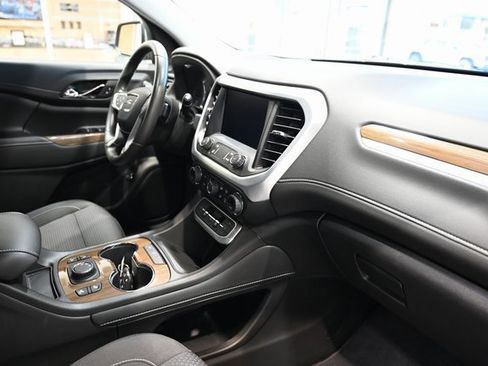 Used 2023 GMC Acadia SLE w/ Driver Convenience Package image 14