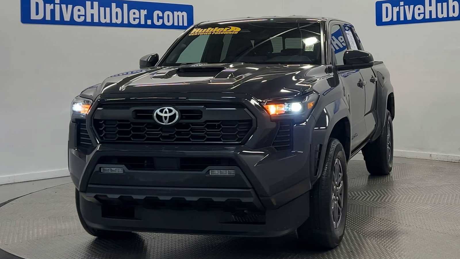 Used 2024 Toyota Tacoma TRD Sport w/ TRD Sport Upgrade Package AWD/4WD image 7