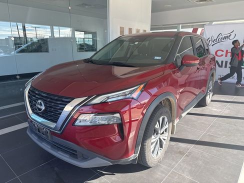 Used 2023 Nissan Rogue SV image 6