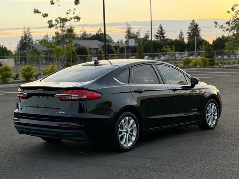 Used 2019 Ford Fusion SE FWD image 6