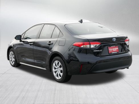 Certified 2025 Toyota Corolla LE image 5