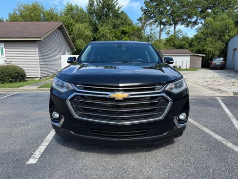 Used 2020 Chevrolet Traverse LT FWD image 3