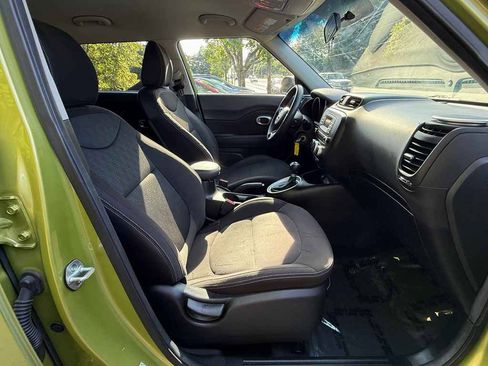 Used 2015 Kia Soul FWD image 11