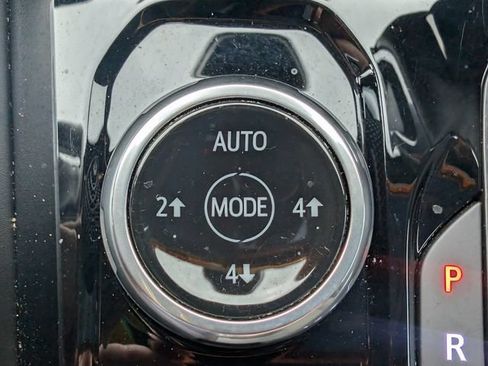 Used 2025 Chevrolet Colorado ZR2 AWD/4WD image 26