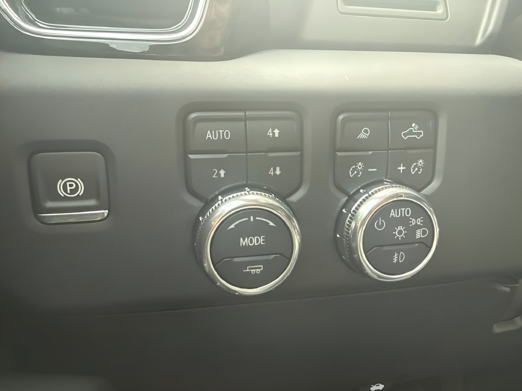 Used 2025 GMC Sierra 2500 Denali AWD/4WD image 26