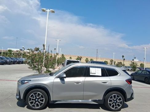 Used 2025 BMW X1 xDrive28i AWD/4WD image 3
