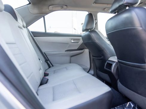 Used 2016 Toyota Camry SE image 16